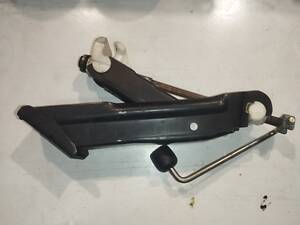 Домкрат для Audi 80 B4 90-95р 8A0011031D