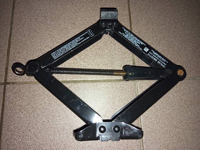 Домкрат для Opel Vectra C оригинал 24423568 - Фото 1