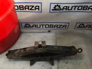 Домкрат для Toyota