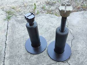 Домкрат гвинтовий.