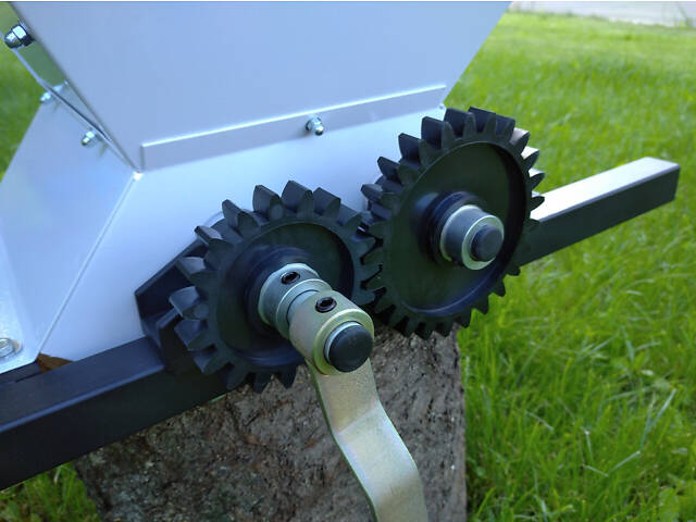 Дробарка для винограду ручна 'Лан' 400-600 кг/год 24 л - Фото 4