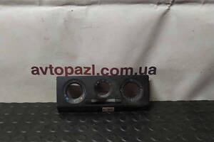 DS0524 5j0820075b рамка панелі (кондиціонера) VAG Fabia 2 07-14 38-01-03