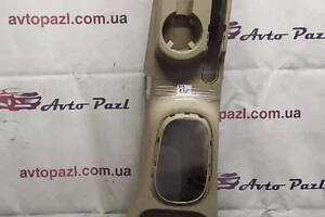 DS0835 846111e000 Консоль центральна Hyundai/Kia Accent 06-10 0