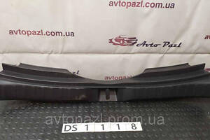 DS1118 5838742130 накладка панели багажника Toyota RAV4 19-36-00-00