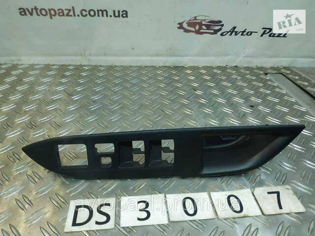 DS3007 7221C037ZZ накладка кнопок стеклоподъемника перед L Mitsubishi Outlander 3 13- 38-00-00