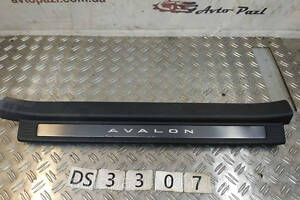 DS3307 67913AC040 накладка порога перед R Toyota Avalon 05-0