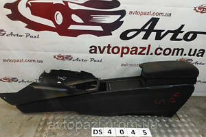 DS4045 83404SNAA01ZA консоль центральная Honda Civic 4D 05-12 0