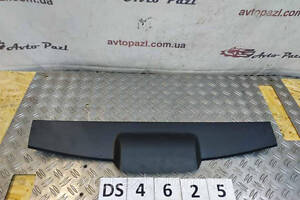 DS4625 6479002030 накладка крышки багажника Toyota Auris 06-13 0