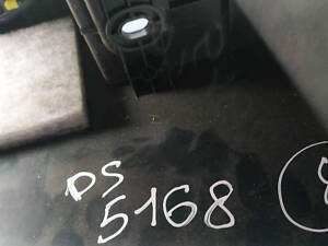 DS5168 5891102200 підлокітник незначний дефект Toyota Auris 07-12 0