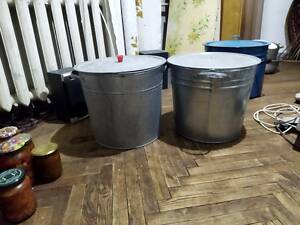 Дві оцинковані виварювання на 32 літри