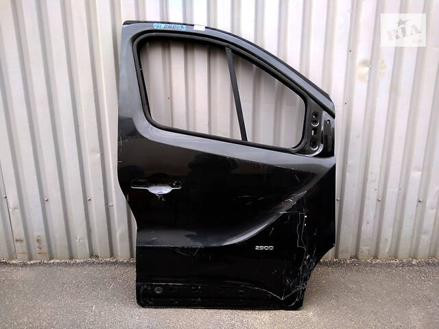 Двері передні права 801005445R RENAULT Trafic 14-