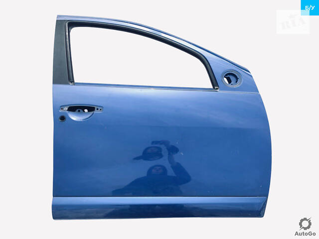 Дверь передняя правая Renault Dacia Sandero