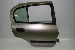 Двері задні права хетчбек Nissan Almera (N16) 2000-2006 821525M430