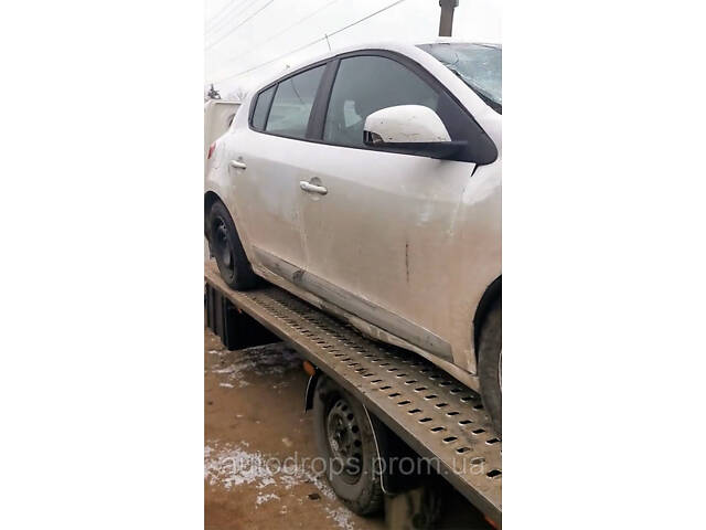 Передние правые двери 801006560R Renault Megane 2014 хэтчбек оригинал б/у. - Фото 1