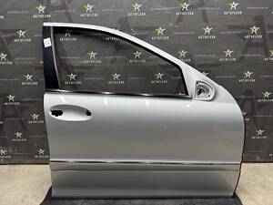 Передние правые двери A2037200205, A2037200237 Mercedes C-Class W203 (00-07), код краски: 775 Iridium Silver.