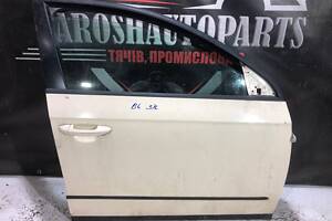 Двері передні праві Volkswagen Passat B6 3C4831056J 3R