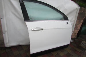 Двері передня права біла Chevrolet Captiva 42352071