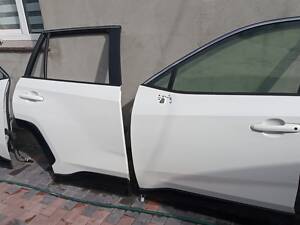 Двері задні для Toyota Rav4 2020