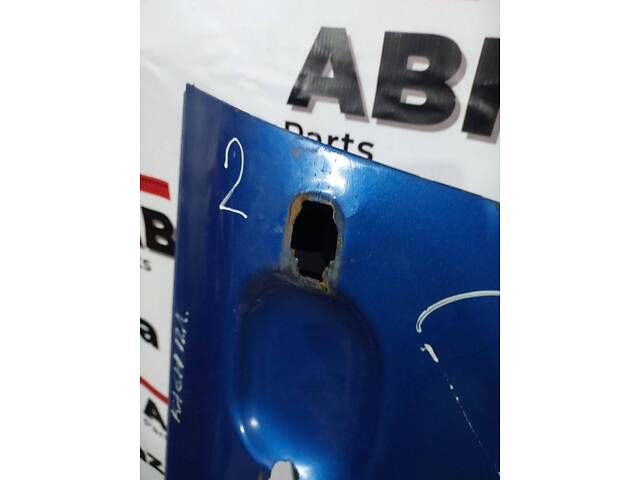 Дверка передня ліва, синього кольору для Porsche Cayenne 2002-2010 р. /2/