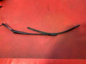 Дворник лобового стекла Model 3 107672800D