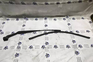 Дворник правый Ford Fusion с 2012- год DS73-17B589-AC