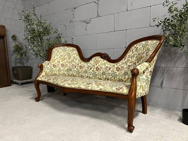 Диванчик 'Тет-а-тет' Італійський ?? На деревʼяному різьбленому каркасі. Міцний та зручний. В гарному збереженому стані. ?Ро - Фото 1