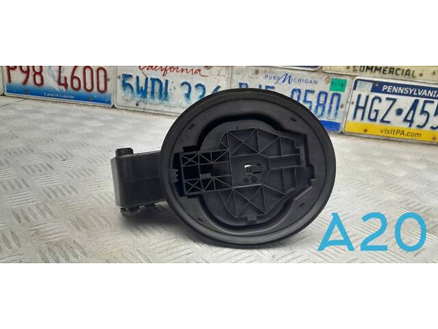 EJ7Z7827936A - Б/У Корпус лючка топливного бака на LINCOLN MKC 2.0 (Зламане кріплення)