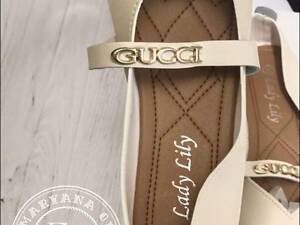 Елегантні балетки з ремінцем / бежеві