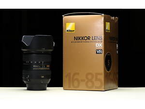 Об'єктив Nikon AF-S DX Nikkor 16-85mm f/3.5-5.6 G ED VR