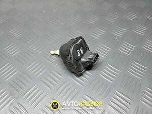 Электрокорректор фары левый/правый 0307852315, 4D0941295 на Audi A8 (D2), A4 (B5), Volkswagen Caddy II, Polo