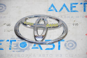 Эмблема 'Toyota' задняя Toyota Camry v70 18- слом креп