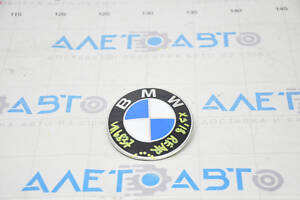 Эмблема логотип BMW двери багажника BMW X3 G01 18- примята, полез лак