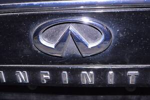 Эмблема INFINITI двери багажника Infiniti QX30 17- 90890-5DA0A