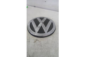 Эмблема капота Volkswagen Golf IV 2005 гг 1J06853630A