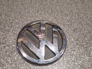 Емблема кришки двигуна Volkswagen Golf 4 (3B9853630)