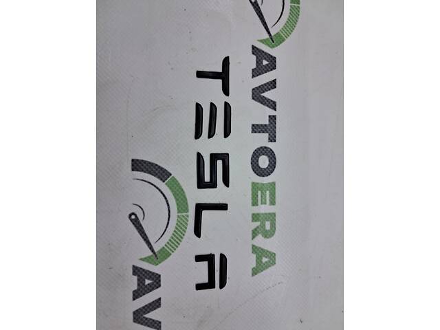 Эмблема крышки багажника Tesla MODEL 3 надпись TESLA