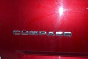 Эмблема надпись Compass передняя лев Jeep Compass 11-16 68079789AA