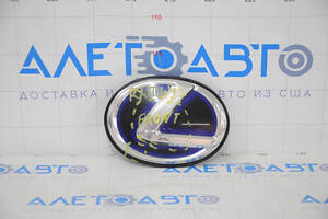 Эмблема решетки радиатора grill Lexus RX450h 10-15 голубое стекло, скол, трещины, царапины, сломана направляйка