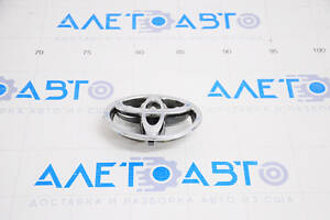 Эмблема решетки радиатора Toyota Camry v30 2.4