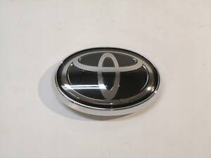 Емблема решітки Toyota Hilux VIII 15-19 логотип радар