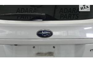 Эмблема SUBARU двери багажника для Subaru Outback 2010-2014 (93033-AJ010)