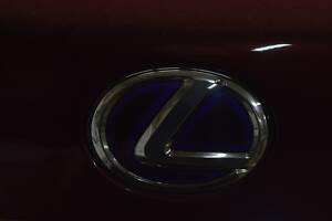 Эмблема значок Lexus двери багажника Lexus RX450h 10-15 90975-02228