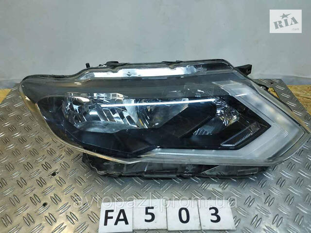 FA0503 260104CC0C Фара на запчастини R скло Nissan X-Trail T32 17- 0