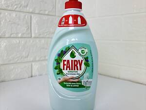 FAIRY для миття посуду Сенситив Чайне дерево та м'ята 750мл
