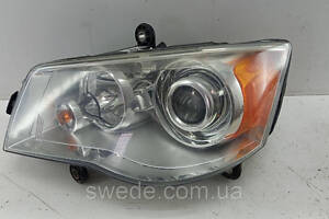 Фара ліва Chrysler Voyager 2008-2012 рр 05113339AD