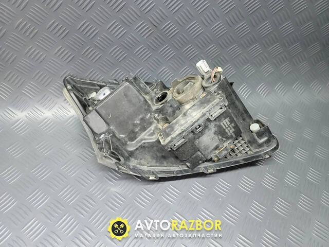 Фара левая ксенон (дорест) 8117005210 на Toyota Avensis 2003-2006 год - Фото 4
