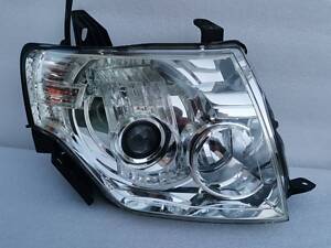 Фара правая Mitsubishi Pajero Wagon 4 IV 2007-2014г.в. оригинал не ксенон