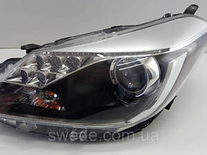 Фара левая Toyota Auris 2013 8115002K30