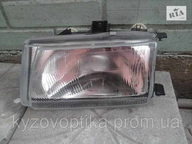 Фара ліва для Volkswagen Caddy 1995-2004 (TYC) під прямокутну фішку