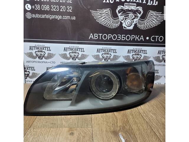 ФАРА ПЕРЕДНЯ ЛАВА VOLVO V50 30698885